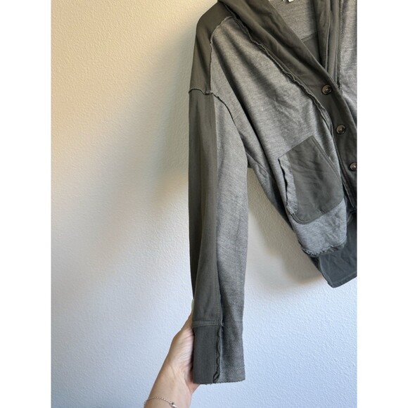 BKE Women's Green Long Sleeve V Neck Button Down Sweater Pockets Small - Picture 2 of 14